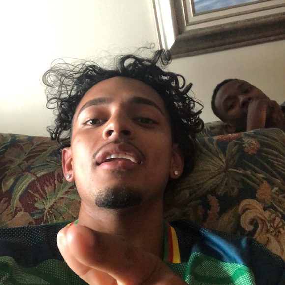 Meet your Posher, Uno - Picture 1 of 1